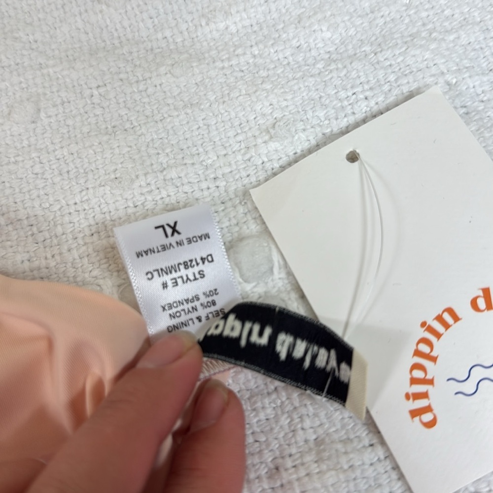 NWT‎ Dippin Daisys Britney Bikini Top in Peach Soze XL - Picture 5 of 9